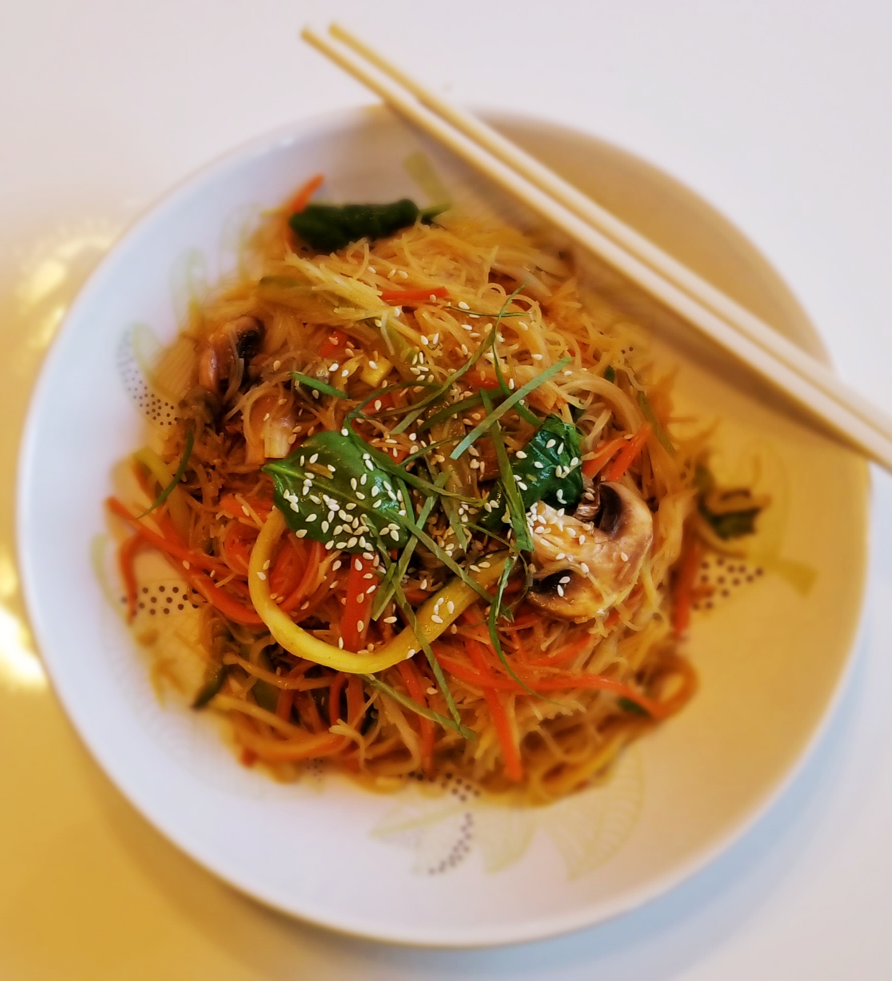 Nouille de riz sauté à l’asiatique Le goût au rendezvous
